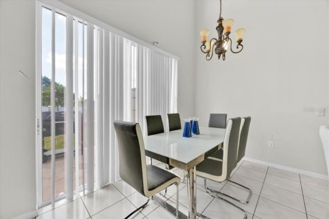 House in Kissimmee, Florida 4 bedrooms, 238.85 sq.m. № 1735581 - photo 11