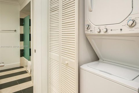 Condominio en venta en Miami, Florida, 2 dormitorios, 87.33 m2 № 2426750 - foto 15