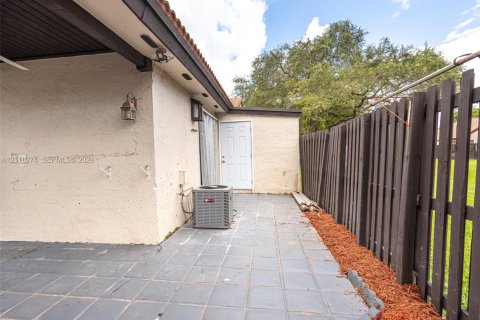 Condominio en venta en Miami, Florida, 2 dormitorios, 87.33 m2 № 2426750 - foto 19