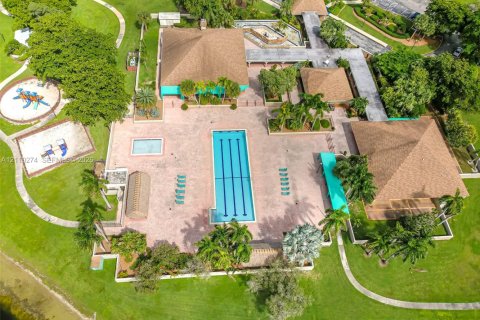 Condominio en venta en Miami, Florida, 2 dormitorios, 87.33 m2 № 2426750 - foto 29