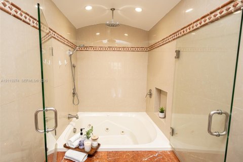 Condominio en venta en Miami, Florida, 2 dormitorios, 87.33 m2 № 2426750 - foto 8