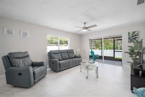 House in Oldsmar, Florida 2 bedrooms, 126.35 sq.m. № 1805519 - photo 7
