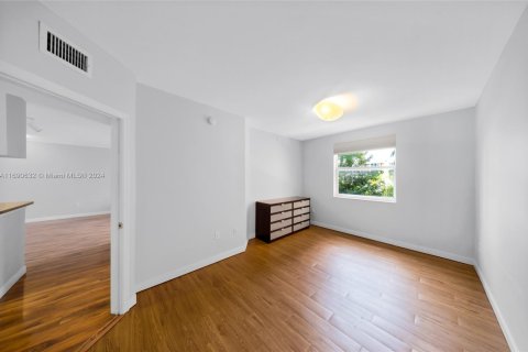 Condo in Sunny Isles Beach, Florida, 1 bedroom  № 1692313 - photo 10