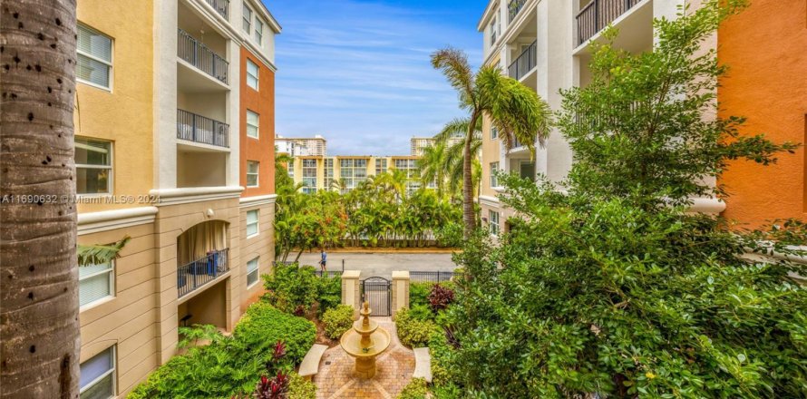 Condo in Sunny Isles Beach, Florida, 1 bedroom № 1692313