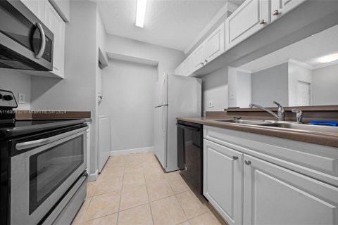 Condo in Sunny Isles Beach, Florida, 1 bedroom  № 1692313 - photo 6