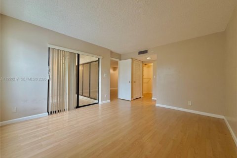 Купить кондоминиум в Помпано-Бич, Флорида 2 спальни, 92.9м2, № 2006948 - фото 21