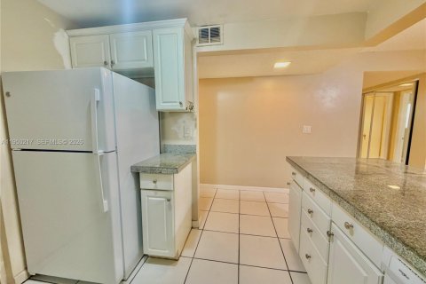 Купить кондоминиум в Помпано-Бич, Флорида 2 спальни, 92.9м2, № 2006948 - фото 7