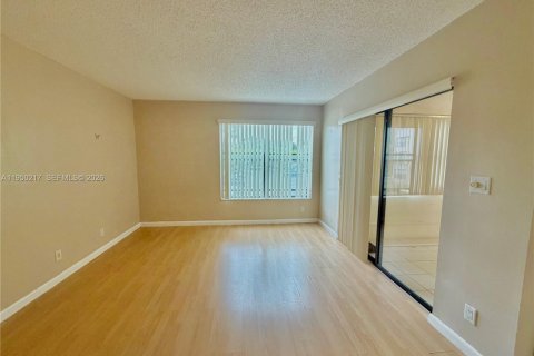 Купить кондоминиум в Помпано-Бич, Флорида 2 спальни, 92.9м2, № 2006948 - фото 15