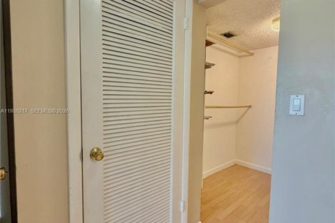 Купить кондоминиум в Помпано-Бич, Флорида 2 спальни, 92.9м2, № 2006948 - фото 17