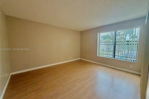 Купить кондоминиум в Помпано-Бич, Флорида 2 спальни, 92.9м2, № 2006948 - фото 16