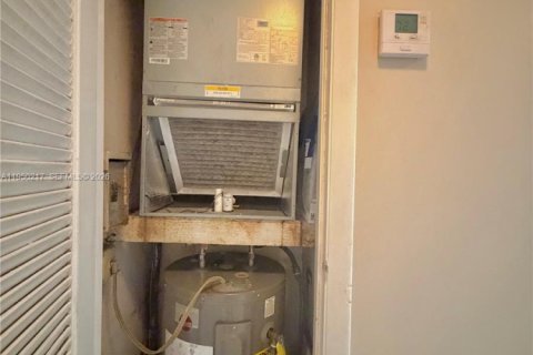 Купить кондоминиум в Помпано-Бич, Флорида 2 спальни, 92.9м2, № 2006948 - фото 25