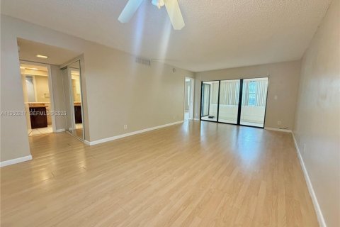 Купить кондоминиум в Помпано-Бич, Флорида 2 спальни, 92.9м2, № 2006948 - фото 11