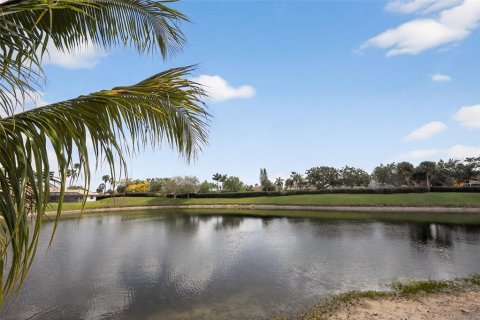 House in Boca Raton, Florida 4 bedrooms, 214.42 sq.m. № 2100523 - photo 30