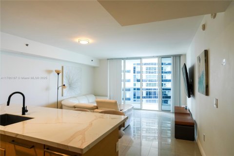 Condo in Hallandale Beach, Florida, 1 bedroom  № 1638331 - photo 5
