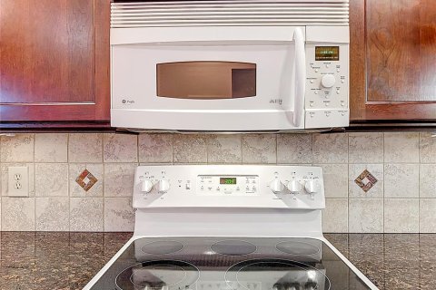 Condo in Altamonte Springs, Florida, 3 bedrooms № 2144762 - photo 12