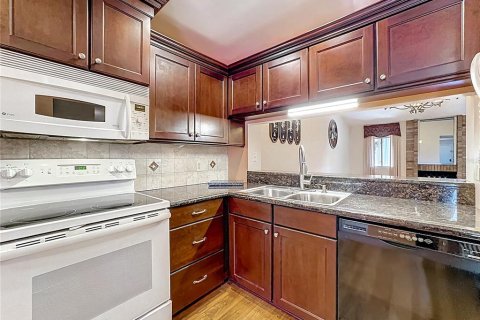 Condo in Altamonte Springs, Florida, 3 bedrooms № 2144762 - photo 11