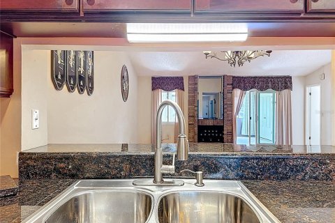 Condo in Altamonte Springs, Florida, 3 bedrooms № 2144762 - photo 10