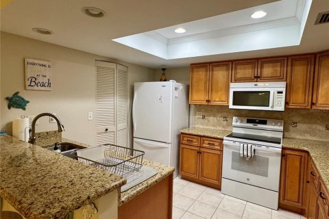 Condo in Bradenton, Florida, 3 bedrooms  № 2395916 - photo 10