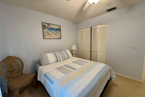 Condo in Bradenton, Florida, 3 bedrooms  № 2395916 - photo 24