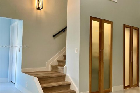 Townhouse in Hollywood, Florida 2 bedrooms, 115.29 sq.m. № 1969462 - photo 5