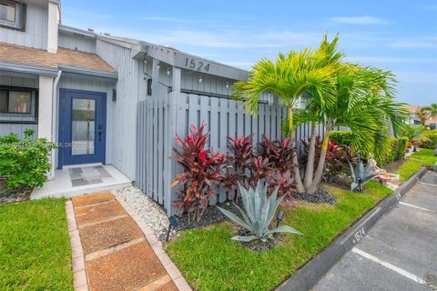 Townhouse in Hollywood, Florida 2 bedrooms, 115.29 sq.m. № 1969462 - photo 28