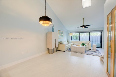 Townhouse in Hollywood, Florida 2 bedrooms, 115.29 sq.m. № 1969462 - photo 23