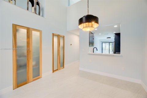 Townhouse in Hollywood, Florida 2 bedrooms, 115.29 sq.m. № 1969462 - photo 22