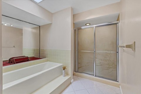 House in Sarasota, Florida 3 bedrooms, 222.32 sq.m. № 1852713 - photo 24