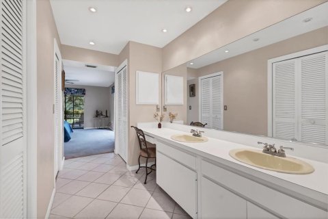 House in Sarasota, Florida 3 bedrooms, 222.32 sq.m. № 1852713 - photo 23