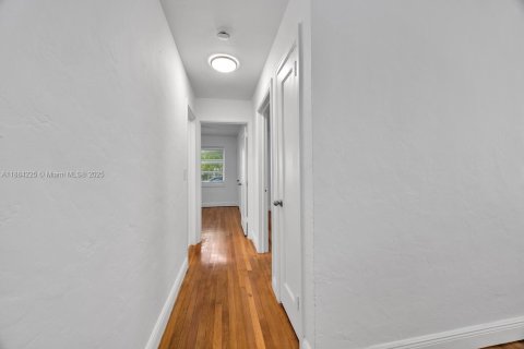 Appartement à louer à Coral Gables, Floride: 2 chambres, 82.13 m2 № 1933148 - photo 13