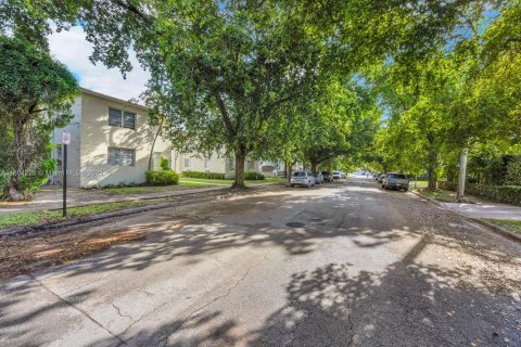 Appartement à louer à Coral Gables, Floride: 2 chambres, 82.13 m2 № 1933148 - photo 1