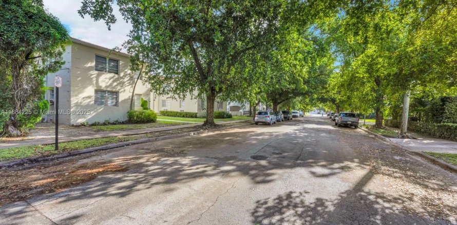 Appartement à Coral Gables, Floride 2 chambres, 82.13 m2 № 1933148