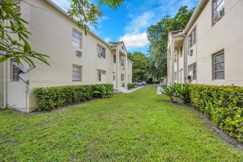 Appartement à louer à Coral Gables, Floride: 2 chambres, 82.13 m2 № 1933148 - photo 24