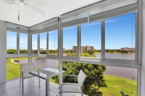 Condominio en Pompano Beach, Florida, 2 dormitorios  № 2044385