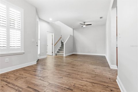 Townhouse in Tampa, Florida 4 bedrooms, 204.76 sq.m. № 2229966 - photo 25