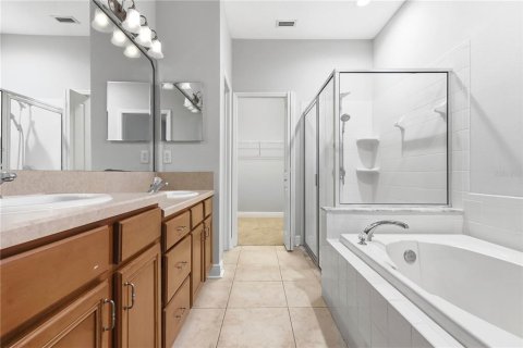 Townhouse in Tampa, Florida 4 bedrooms, 204.76 sq.m. № 2229966 - photo 12