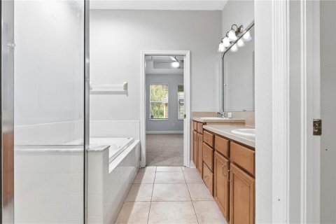 Townhouse in Tampa, Florida 4 bedrooms, 204.76 sq.m. № 2229966 - photo 15