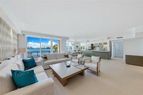 Adosado en Miami Beach, Florida 3 dormitorios, 162.58 m2 № 2432544