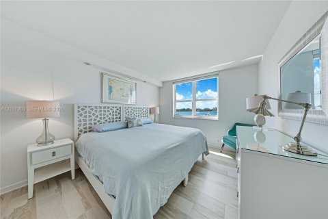 Adosado en venta en Miami Beach, Florida, 3 dormitorios, 162.58 m2 № 2432544 - foto 16