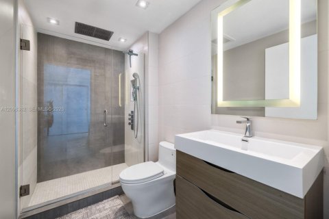 Copropriété à louer à Miami Beach, Floride: 3 chambres, 169.08 m2 № 2390151 - photo 17