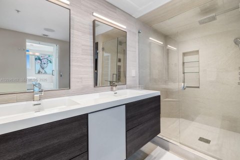 Copropriété à louer à Miami Beach, Floride: 3 chambres, 169.08 m2 № 2390151 - photo 12