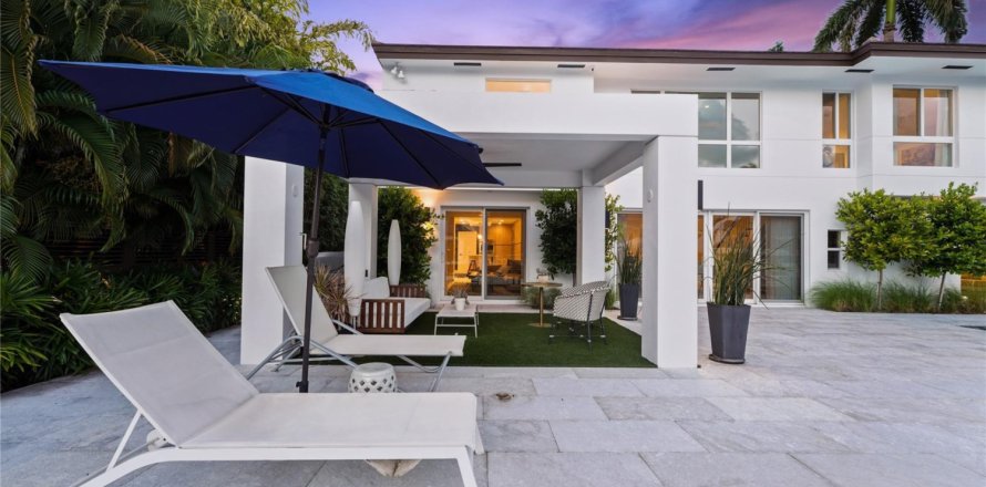 House in Fort Lauderdale, Florida 6 bedrooms, 448.07 sq.m. № 1031737