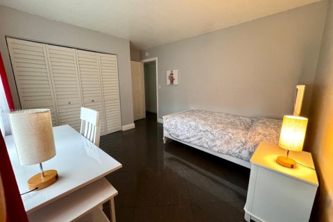 Condominio en venta en Miami, Florida, 3 dormitorios, 108.42 m2 № 1944054 - foto 30