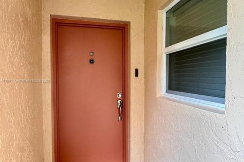 Condominio en venta en Miami, Florida, 3 dormitorios, 108.42 m2 № 1944054 - foto 4