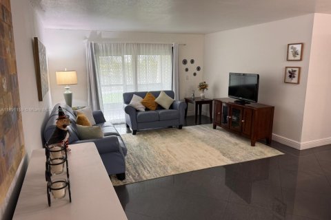 Condominio en venta en Miami, Florida, 3 dormitorios, 108.42 m2 № 1944054 - foto 10