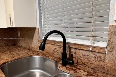 Condominio en venta en Miami, Florida, 3 dormitorios, 108.42 m2 № 1944054 - foto 18