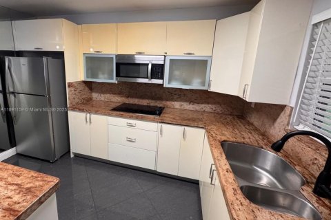Condominio en venta en Miami, Florida, 3 dormitorios, 108.42 m2 № 1944054 - foto 15