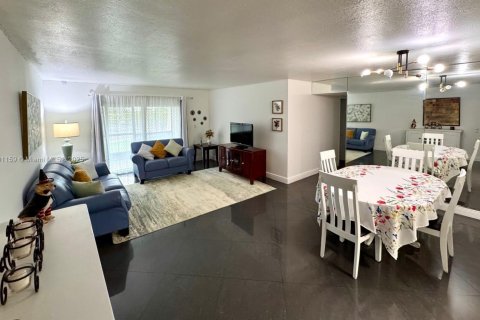 Condominio en venta en Miami, Florida, 3 dormitorios, 108.42 m2 № 1944054 - foto 7