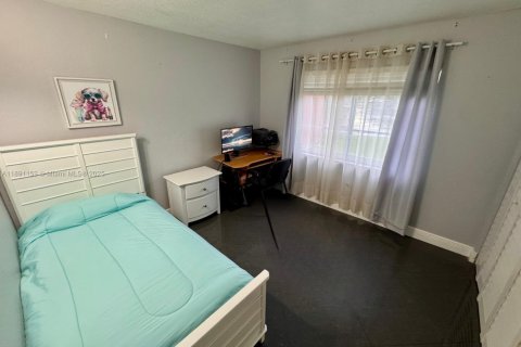 Condominio en venta en Miami, Florida, 3 dormitorios, 108.42 m2 № 1944054 - foto 20