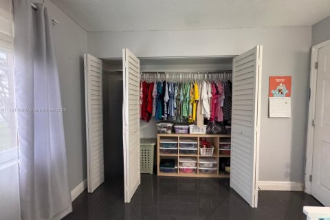 Condominio en venta en Miami, Florida, 3 dormitorios, 108.42 m2 № 1944054 - foto 23